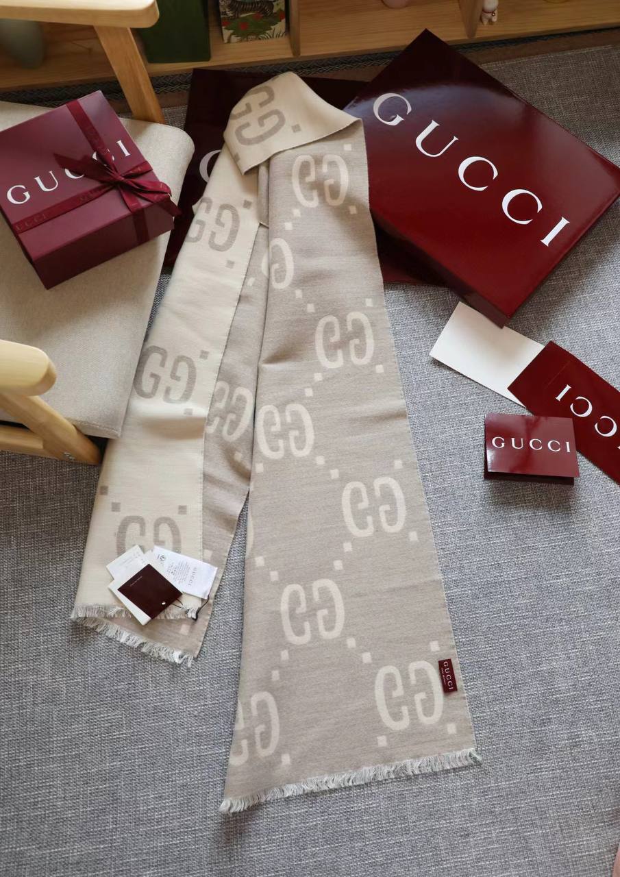 Лимитированный шарф бежевый Gucci BP-701302 Лимитированный шарф бежевый Gucci BP-701302