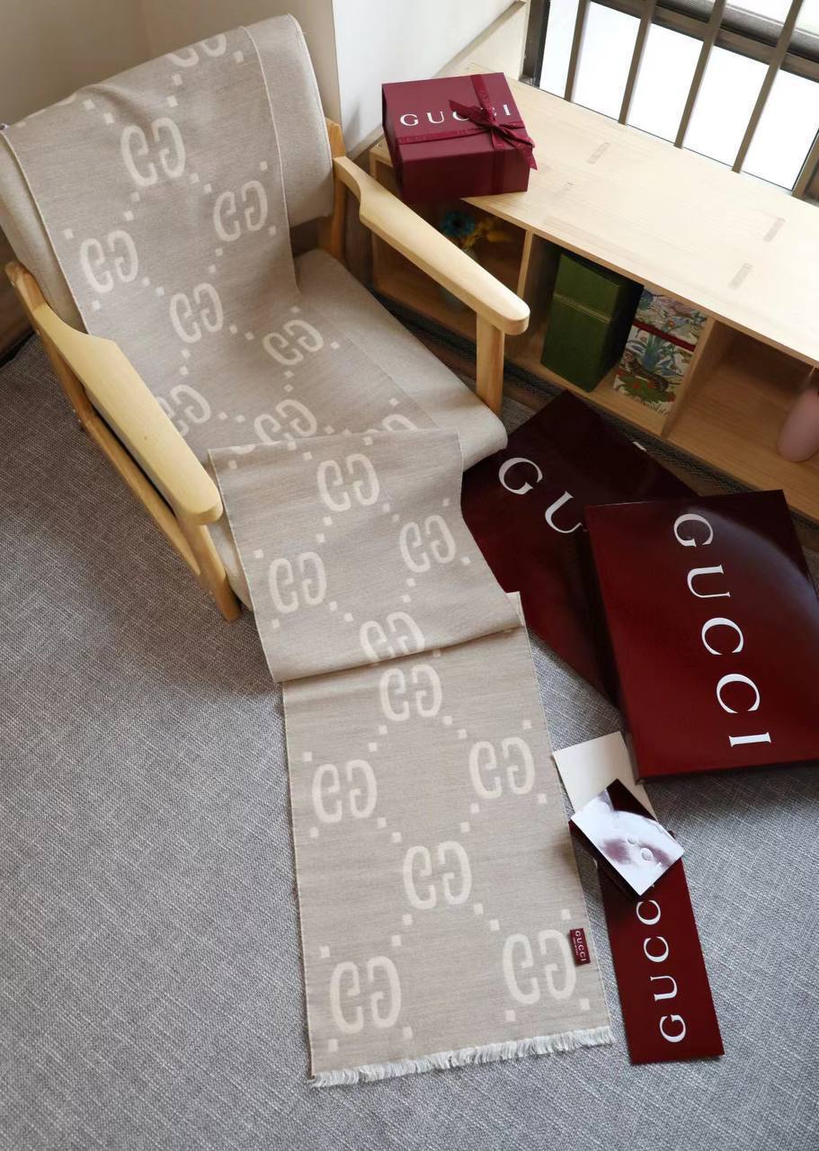 Лимитированный шарф бежевый Gucci BP-701302 Лимитированный шарф бежевый Gucci BP-701302