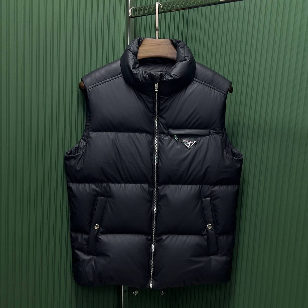 Повседневный жилет Prada BP-40225 Повседневный жилет Prada BP-40225