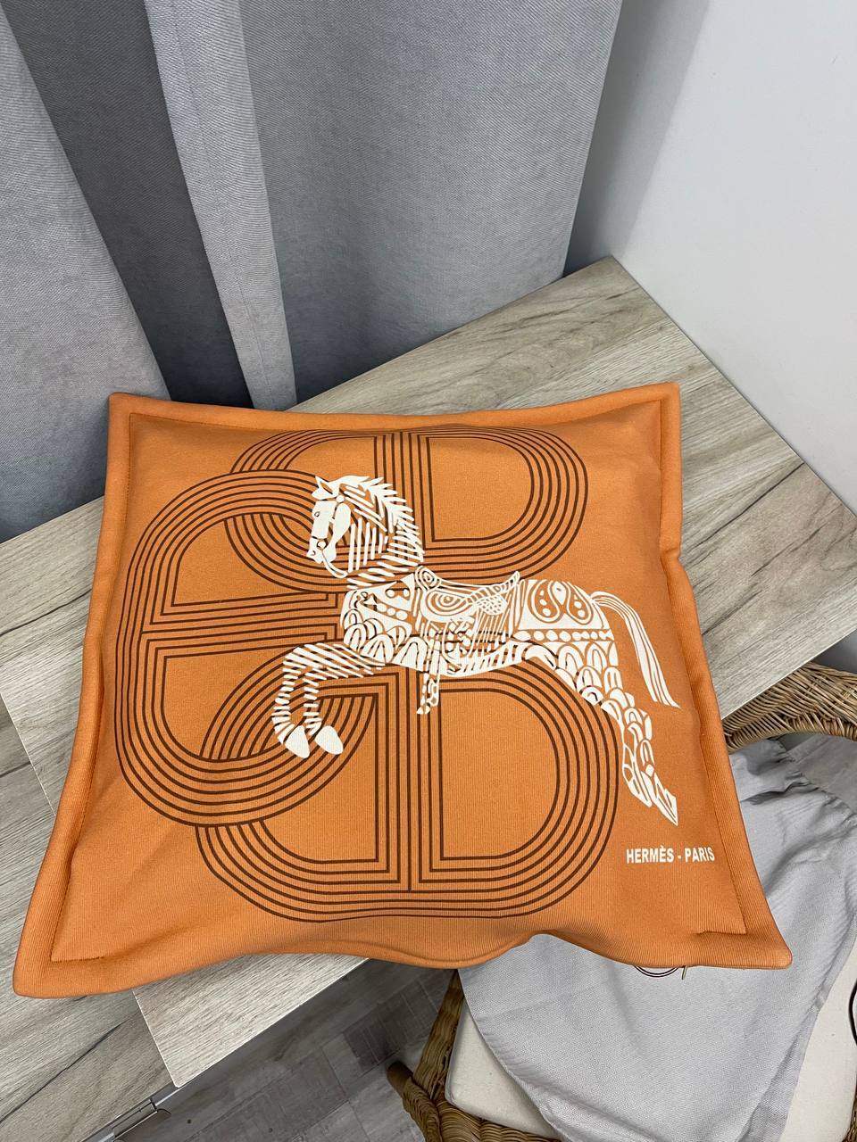 Подушка мягкая Hermes BP-45580 Подушка мягкая Hermes BP-45580