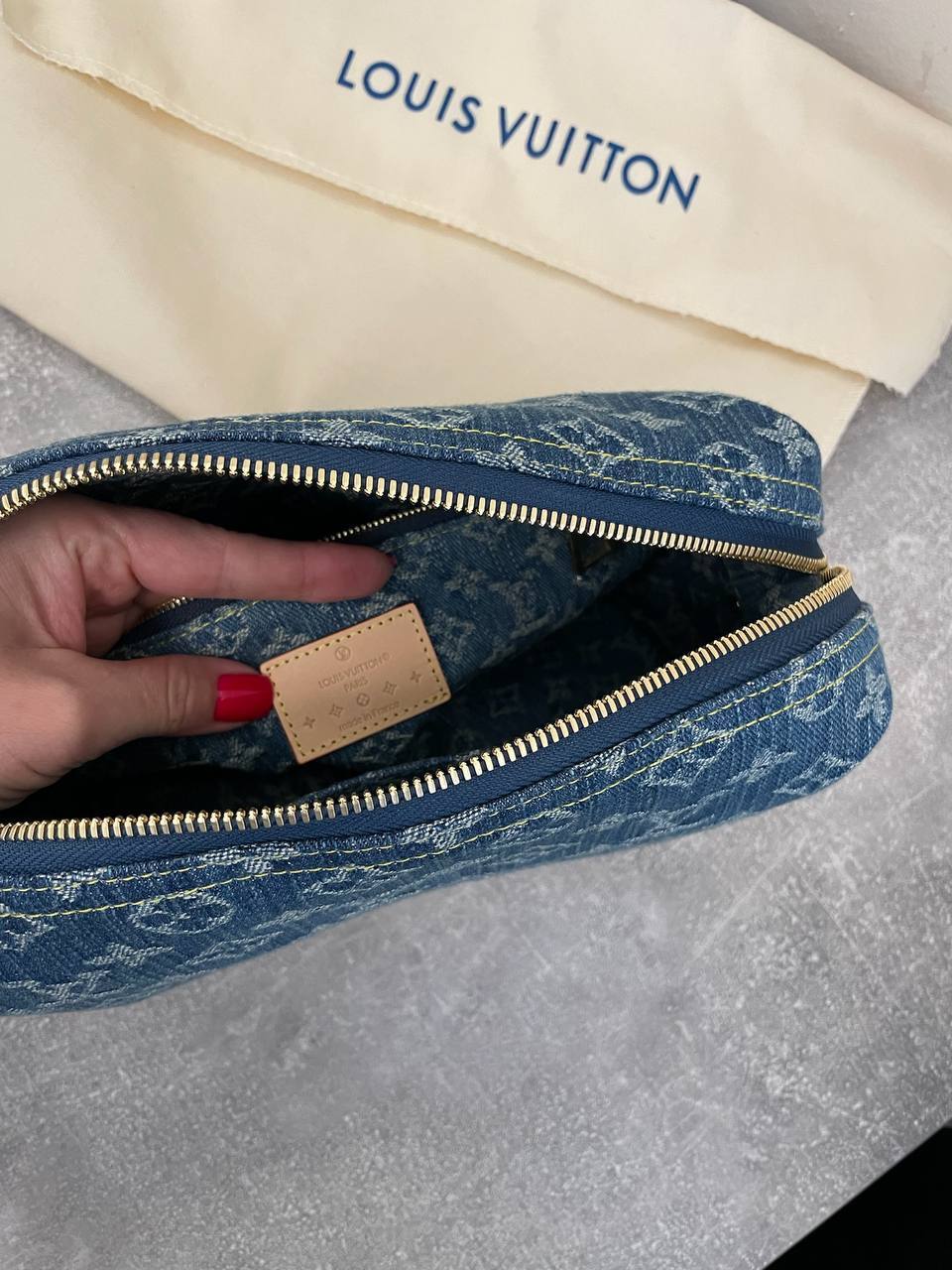 Косметичка синяя коллекционная Louis Vuitton BP-47761 Косметичка синяя коллекционная Louis Vuitton BP-47761