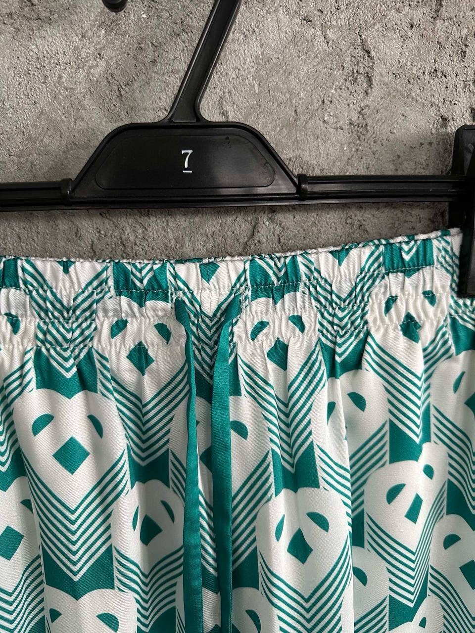 Стильный костюм бело-зеленый Casablanca BP-383353 Стильный костюм бело-зеленый Casablanca BP-383353