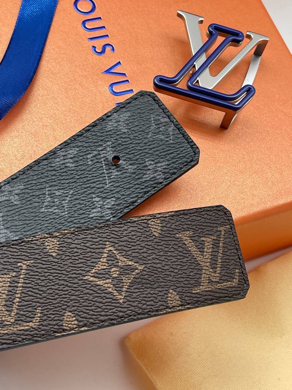 Двухсторонний ремень Louis Vuitton лимитированный BP-14244 Двухсторонний ремень Louis Vuitton лимитированный BP-14244