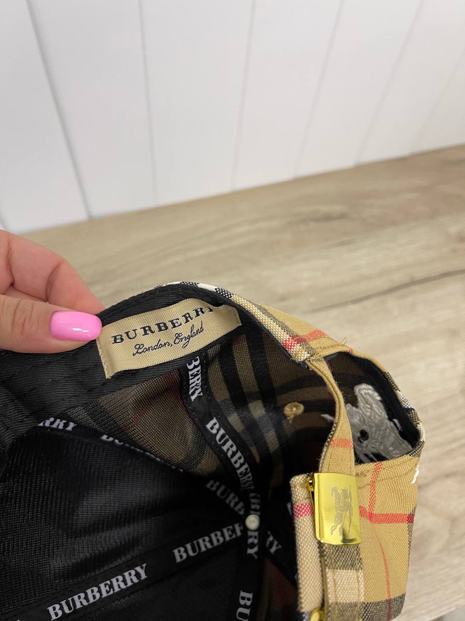 Бейсболка из высококачественного материала Burberry BP-28940 Бейсболка из высококачественного материала Burberry BP-28940