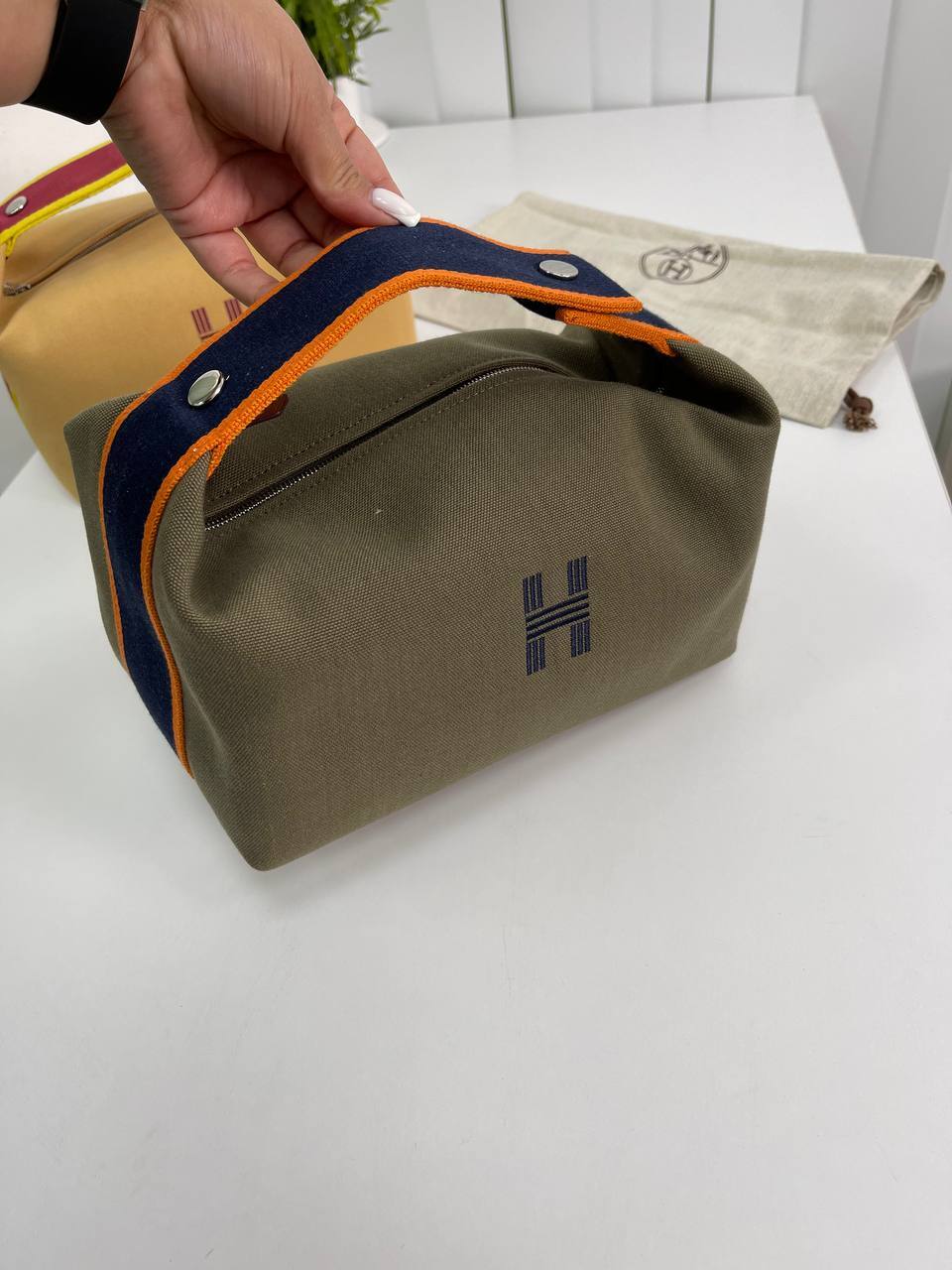 Коллекционная косметичка хаки женская Hermes BP-19665 Коллекционная косметичка хаки женская Hermes BP-19665