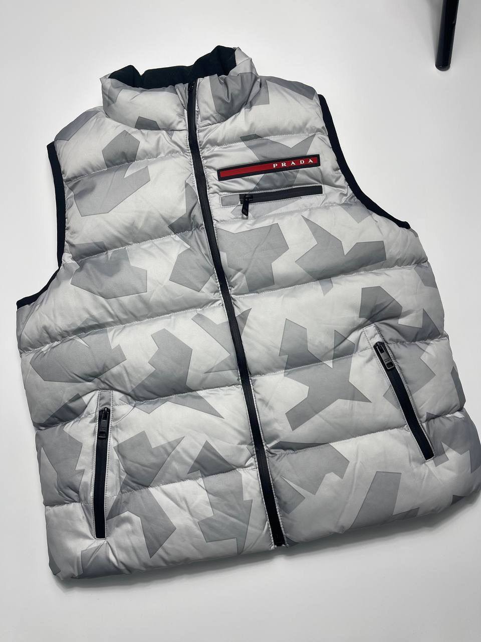 Жилет мужской стильный Prada BP-42594 Жилет мужской стильный Prada BP-42594