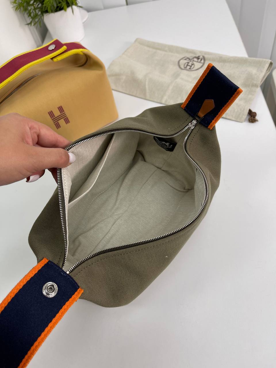 Коллекционная косметичка хаки женская Hermes BP-19665 Коллекционная косметичка хаки женская Hermes BP-19665