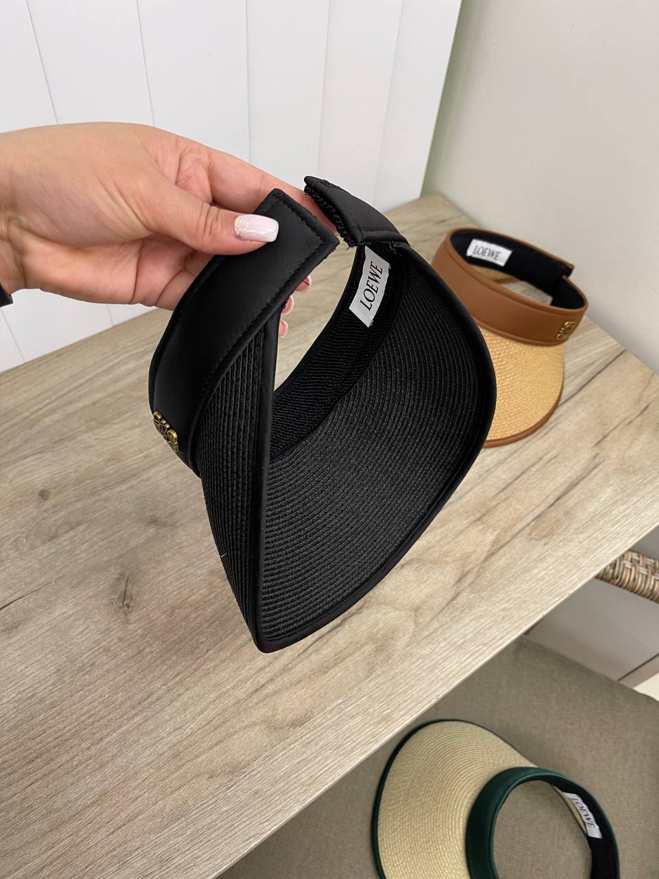 Премиальный козырек Loewe BP-30714 Премиальный козырек Loewe BP-30714