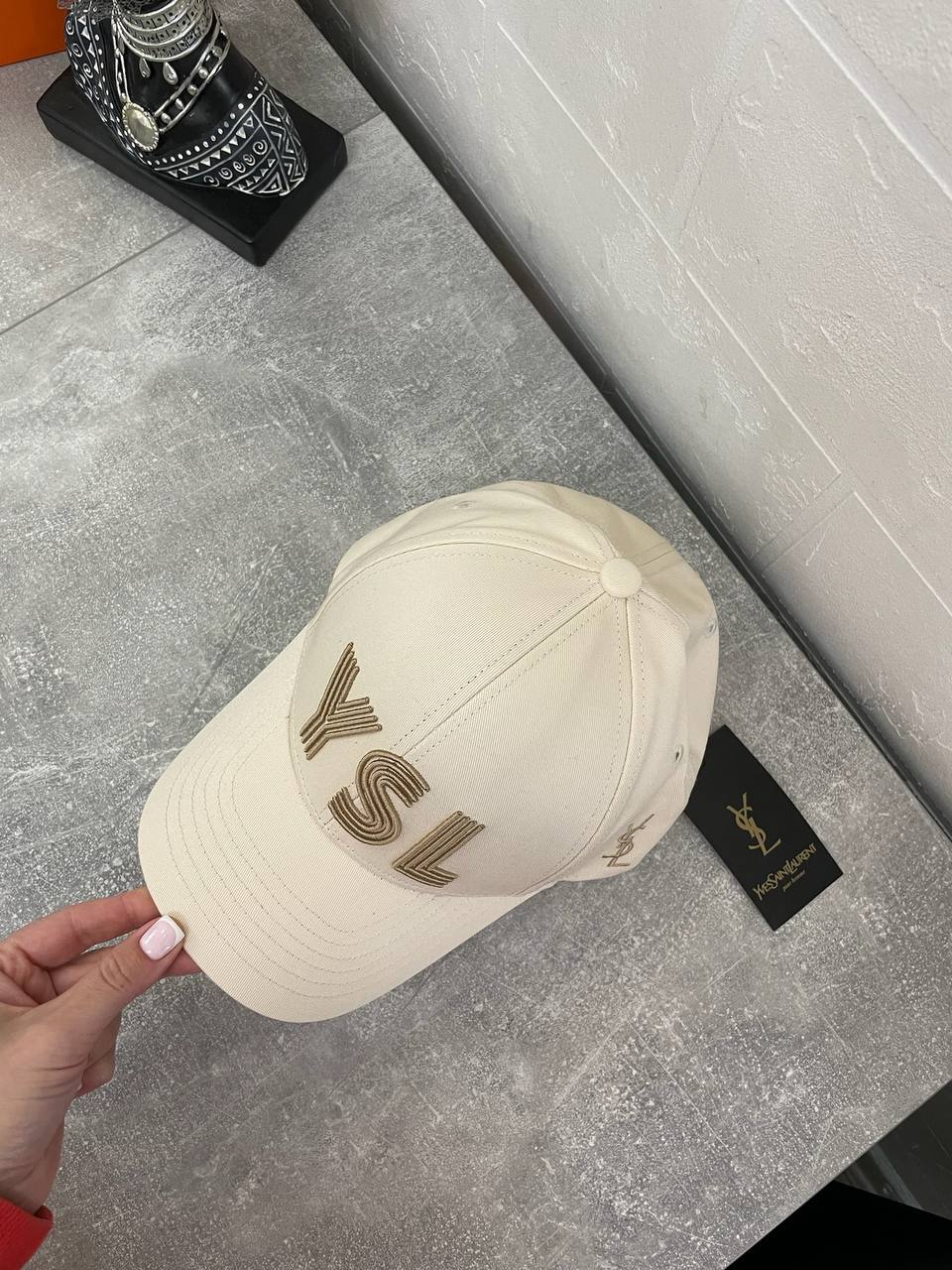 Бейсболка Yves Saint Laurent BP-48802 коллекционная Бейсболка Yves Saint Laurent BP-48802 коллекционная