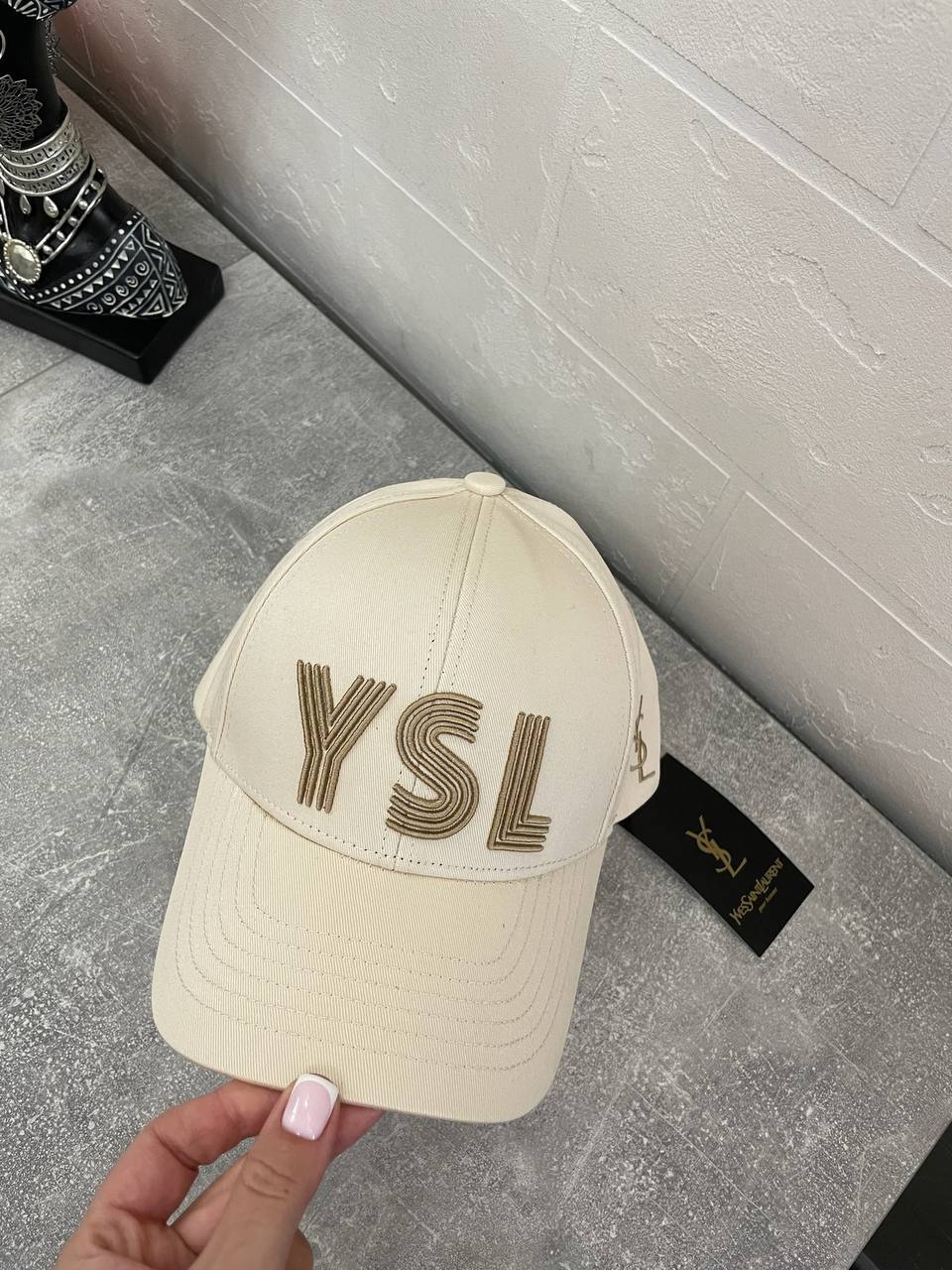 Бейсболка Yves Saint Laurent BP-48802 коллекционная Бейсболка Yves Saint Laurent BP-48802 коллекционная