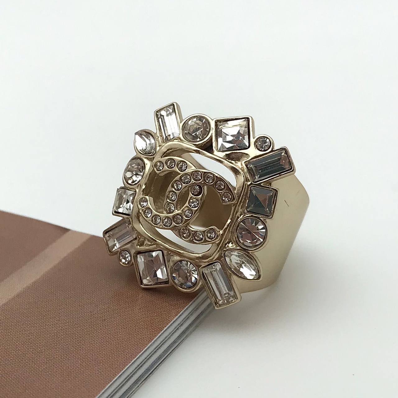 Кольцо Chanel BP-36610 трендовое Кольцо Chanel BP-36610 трендовое