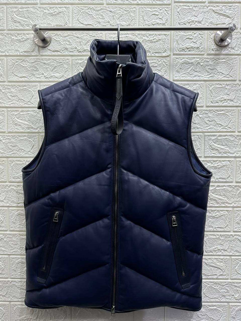 Жилет Tom Ford BP-26601 из натуральной кожи Жилет Tom Ford BP-26601 из натуральной кожи