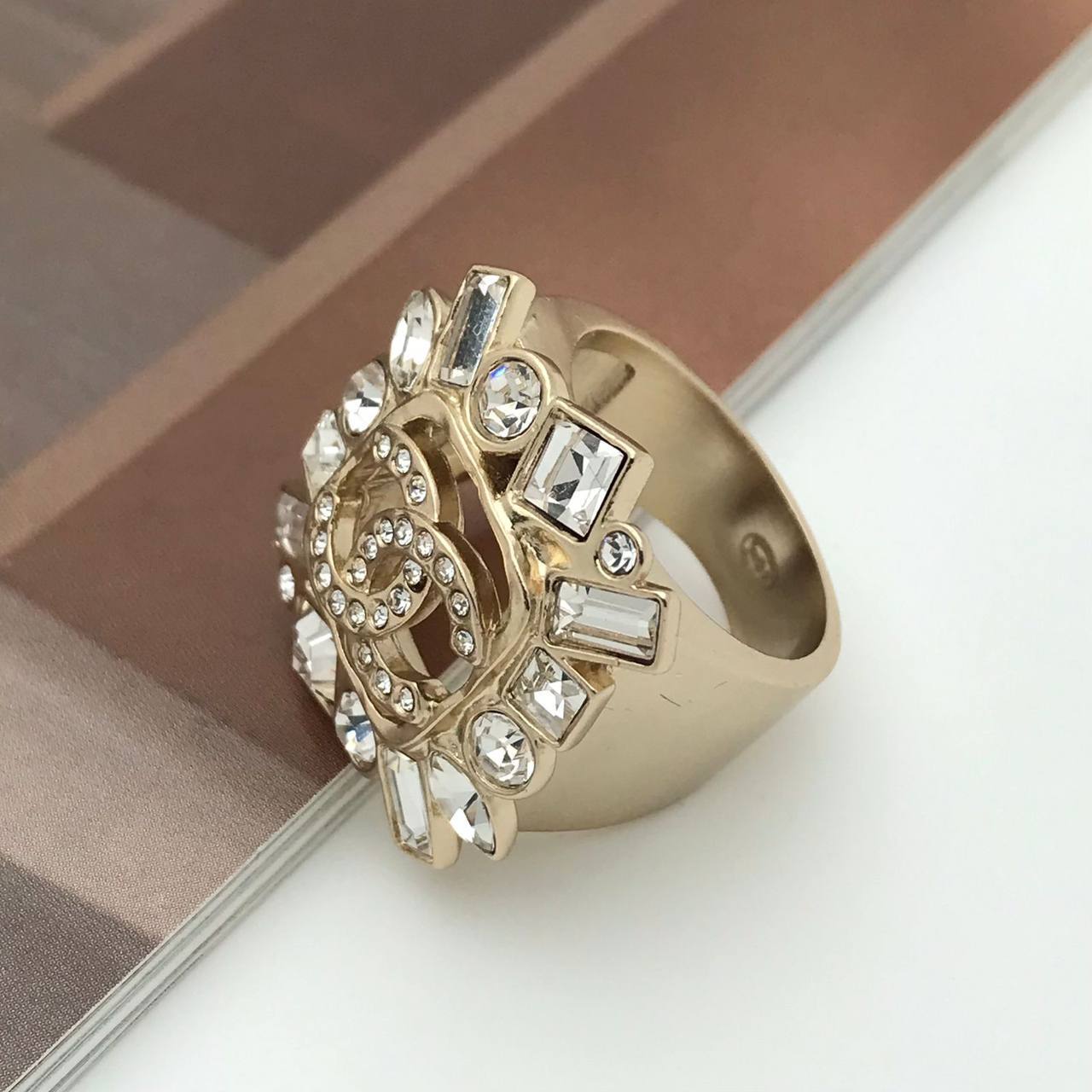 Кольцо Chanel BP-36610 трендовое Кольцо Chanel BP-36610 трендовое