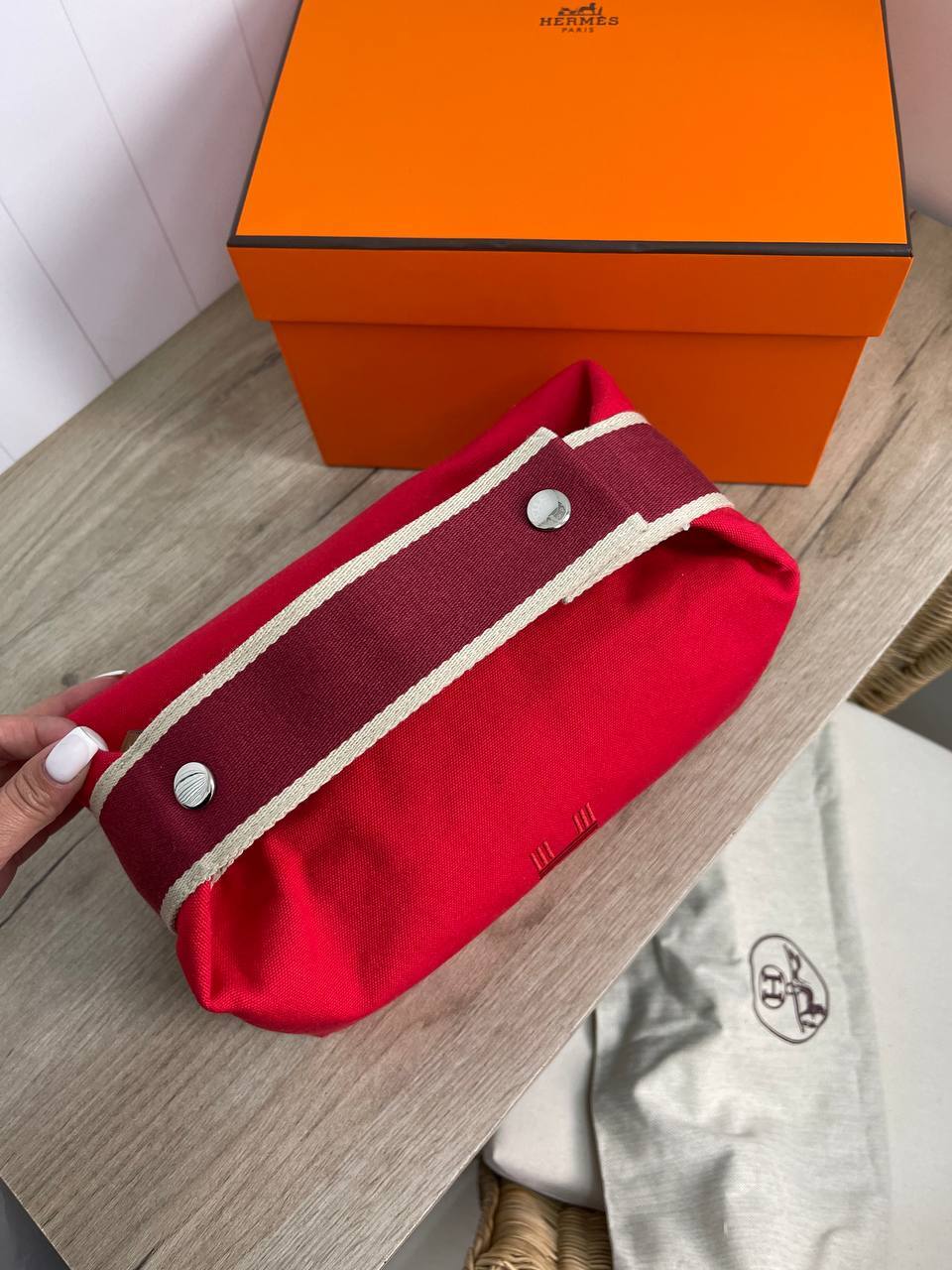 Коллекционная косметичка красная женская Hermes BP-19733 Коллекционная косметичка красная женская Hermes BP-19733