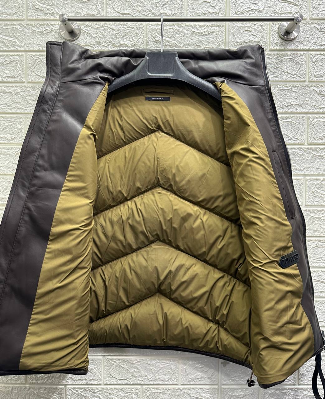 Жилет из кожи натуральной BP-26602 Tom Ford Жилет из кожи натуральной BP-26602 Tom Ford