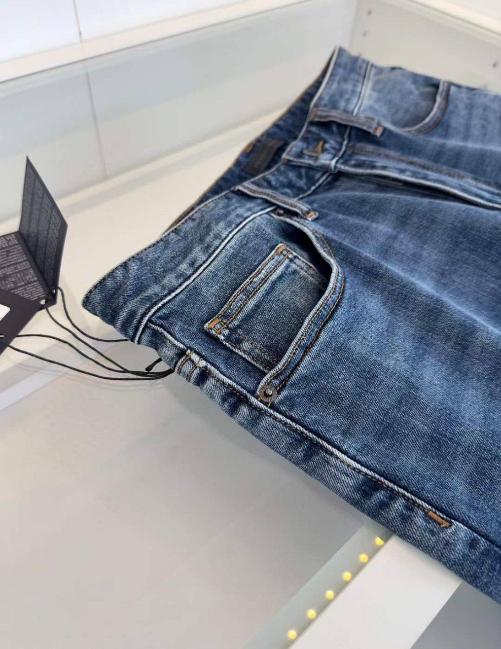 Джинсы Prada BP-35767 стильные Джинсы Prada BP-35767 стильные