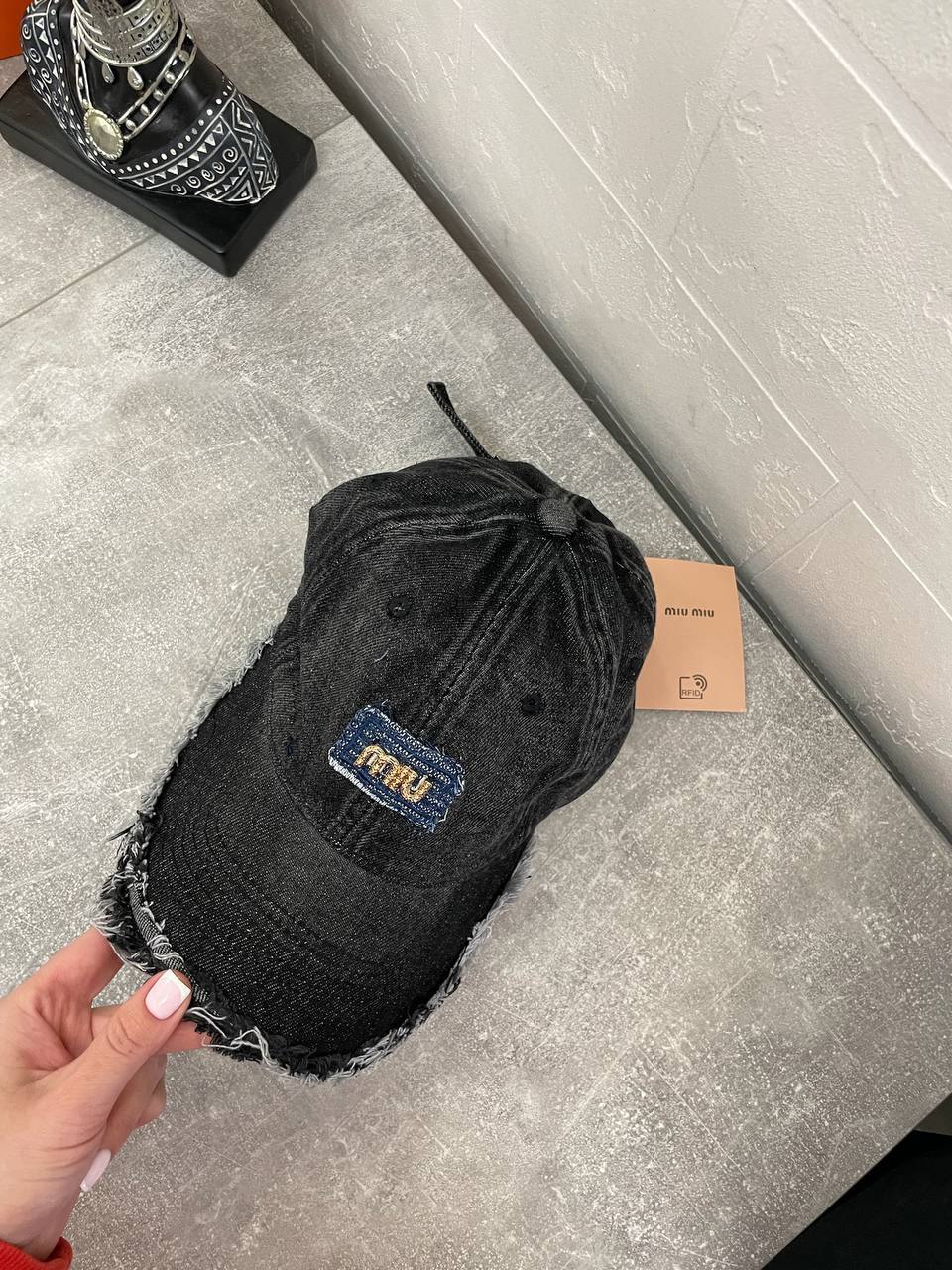 Повседневная бейсболка Miu Miu BP-48793 Повседневная бейсболка Miu Miu BP-48793