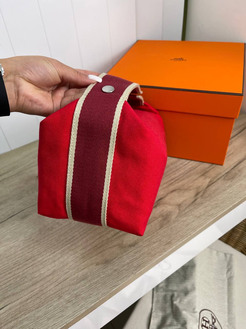 Коллекционная косметичка красная женская Hermes BP-19733 Коллекционная косметичка красная женская Hermes BP-19733