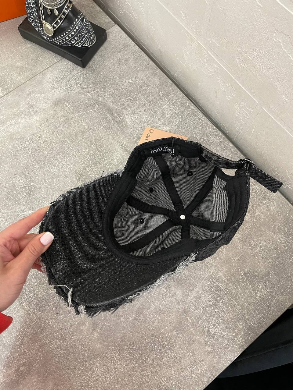 Повседневная бейсболка Miu Miu BP-48793 Повседневная бейсболка Miu Miu BP-48793