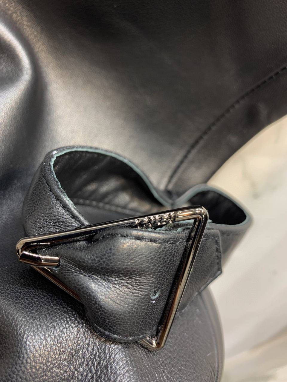 Трендовые кожаные брюки Balenciaga BP-23644 Трендовые кожаные брюки Balenciaga BP-23644