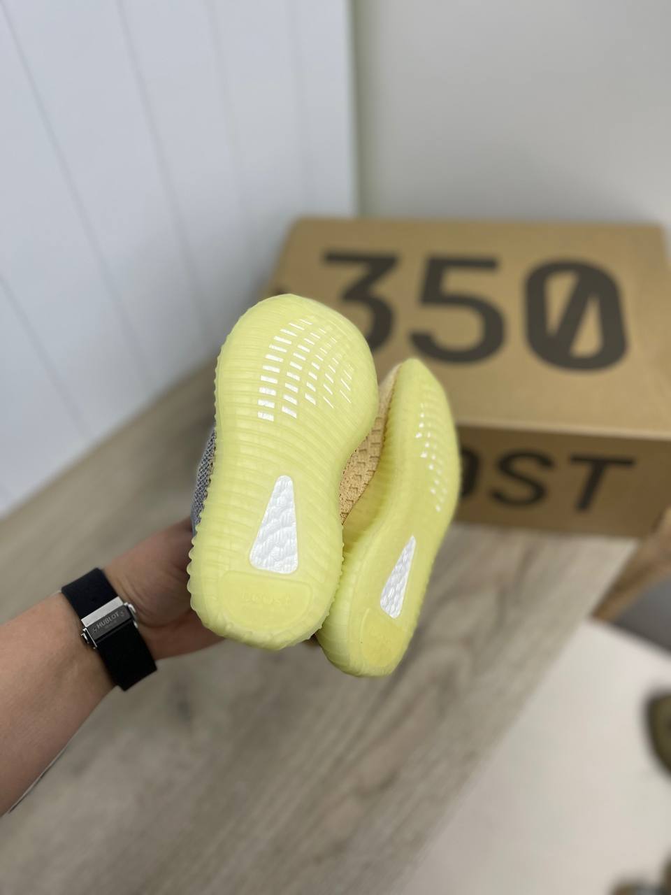 Желтые кроссовки Adidas Yeezy Boost BP-28857 Желтые кроссовки Adidas Yeezy Boost BP-28857