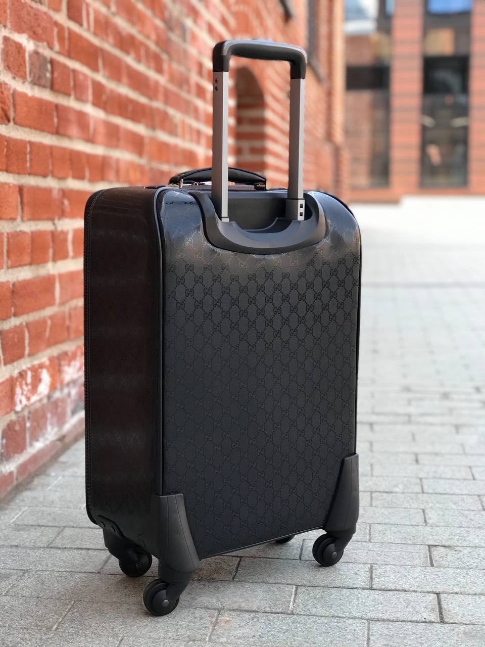Gucci чемодан на колесах черный 35х57х22 см BP-16776 Gucci чемодан на колесах черный 35х57х22 см BP-16776