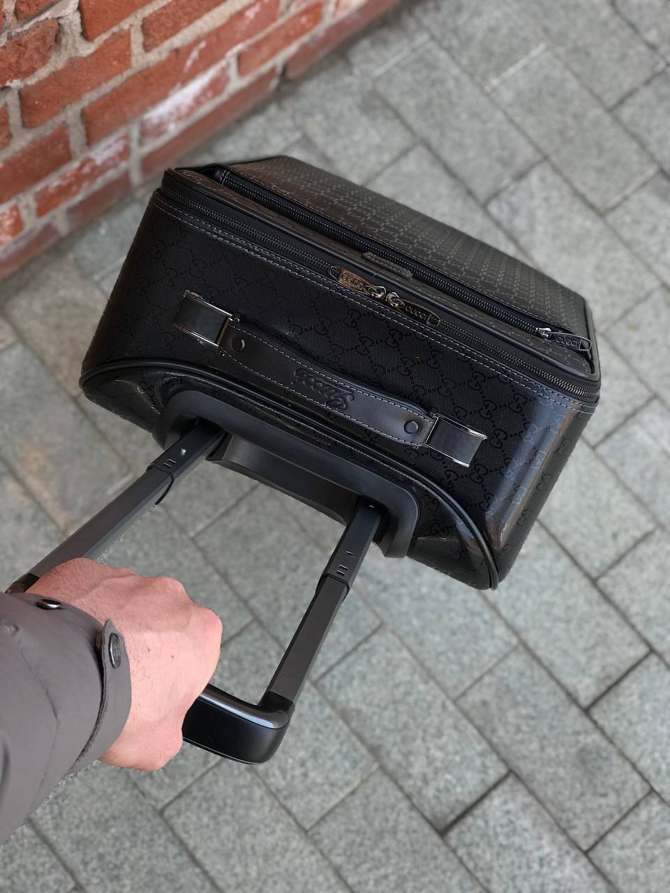 Gucci чемодан на колесах черный 35х57х22 см BP-16776 Gucci чемодан на колесах черный 35х57х22 см BP-16776