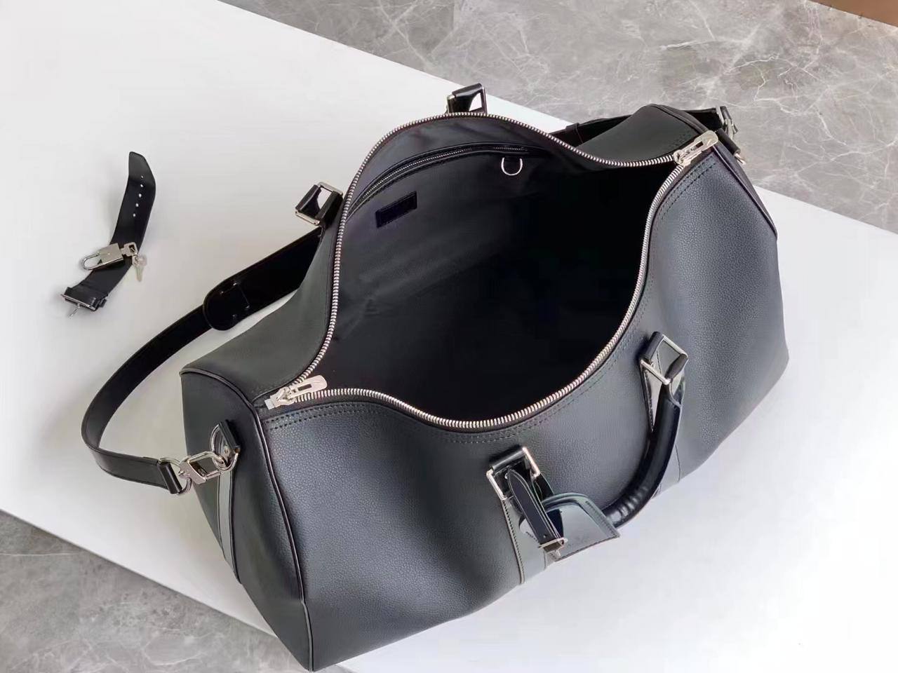 Louis Vuitton дорожная сумка BP-13410 Louis Vuitton дорожная сумка BP-13410