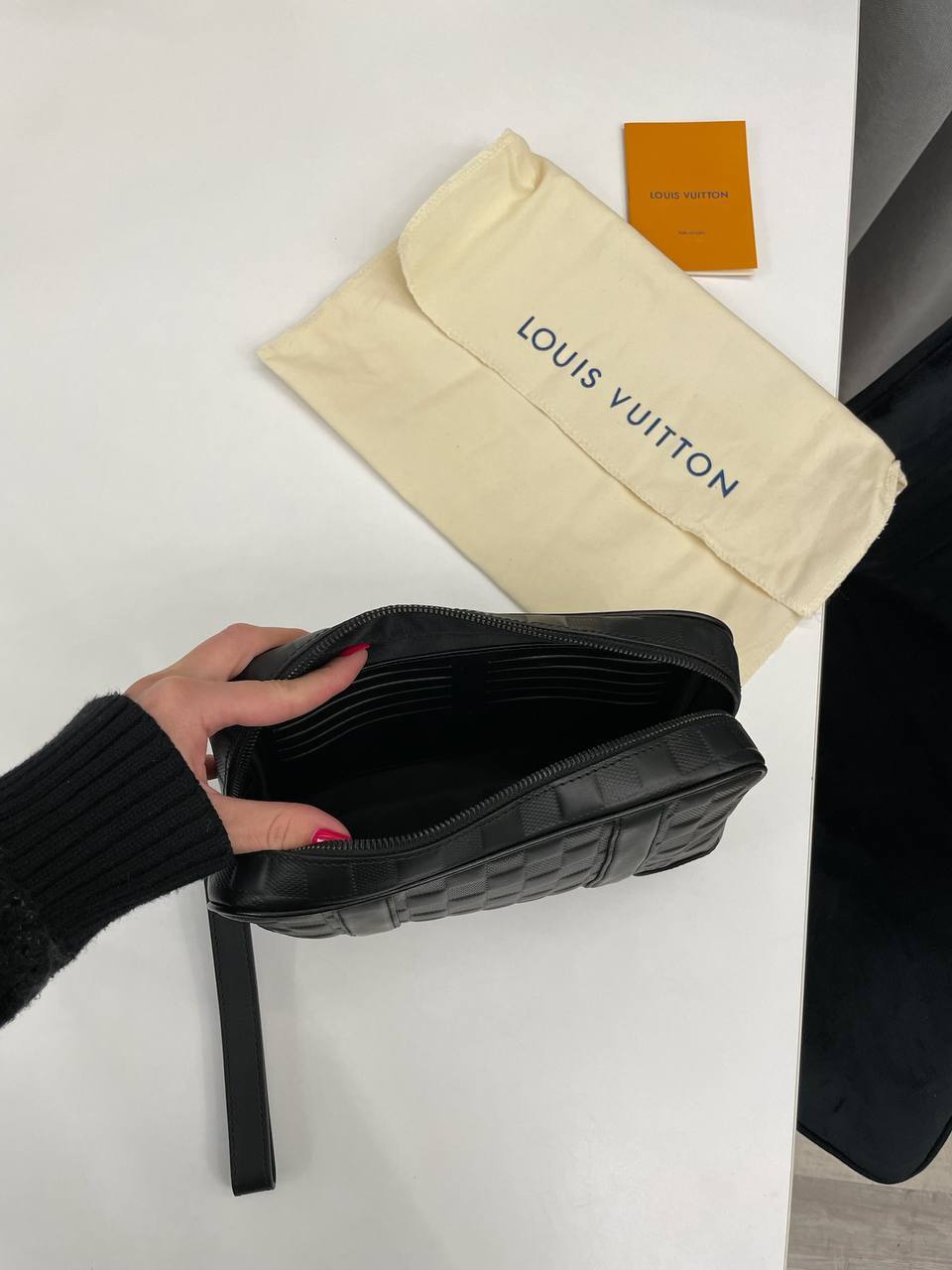 Барсетка BP-47992 Louis Vuitton Барсетка BP-47992 Louis Vuitton