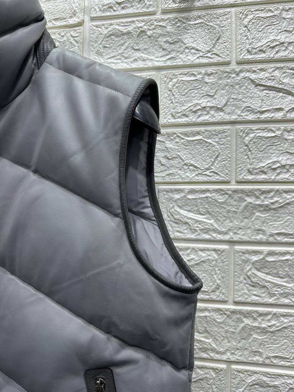 Жилет из натуральной кожи BP-26603 от Tom Ford Жилет из натуральной кожи BP-26603 от Tom Ford