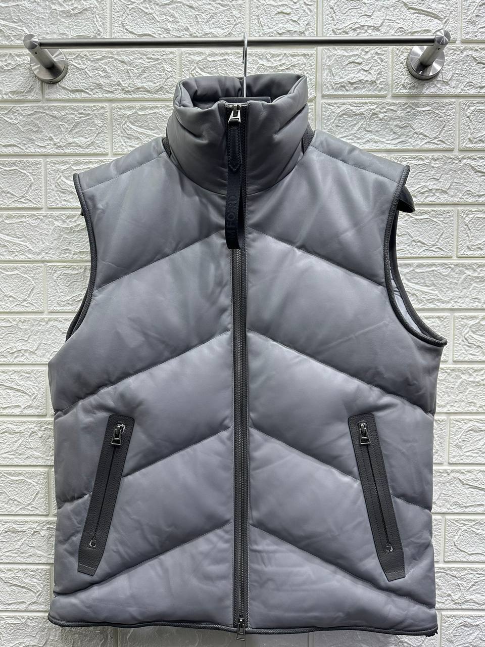 Жилет из натуральной кожи BP-26603 от Tom Ford Жилет из натуральной кожи BP-26603 от Tom Ford