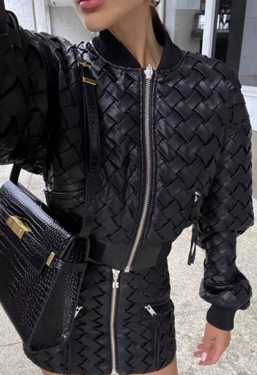 Трендовый кожаный бомбер Bottega Veneta BP-53096 Трендовый кожаный бомбер Bottega Veneta BP-53096