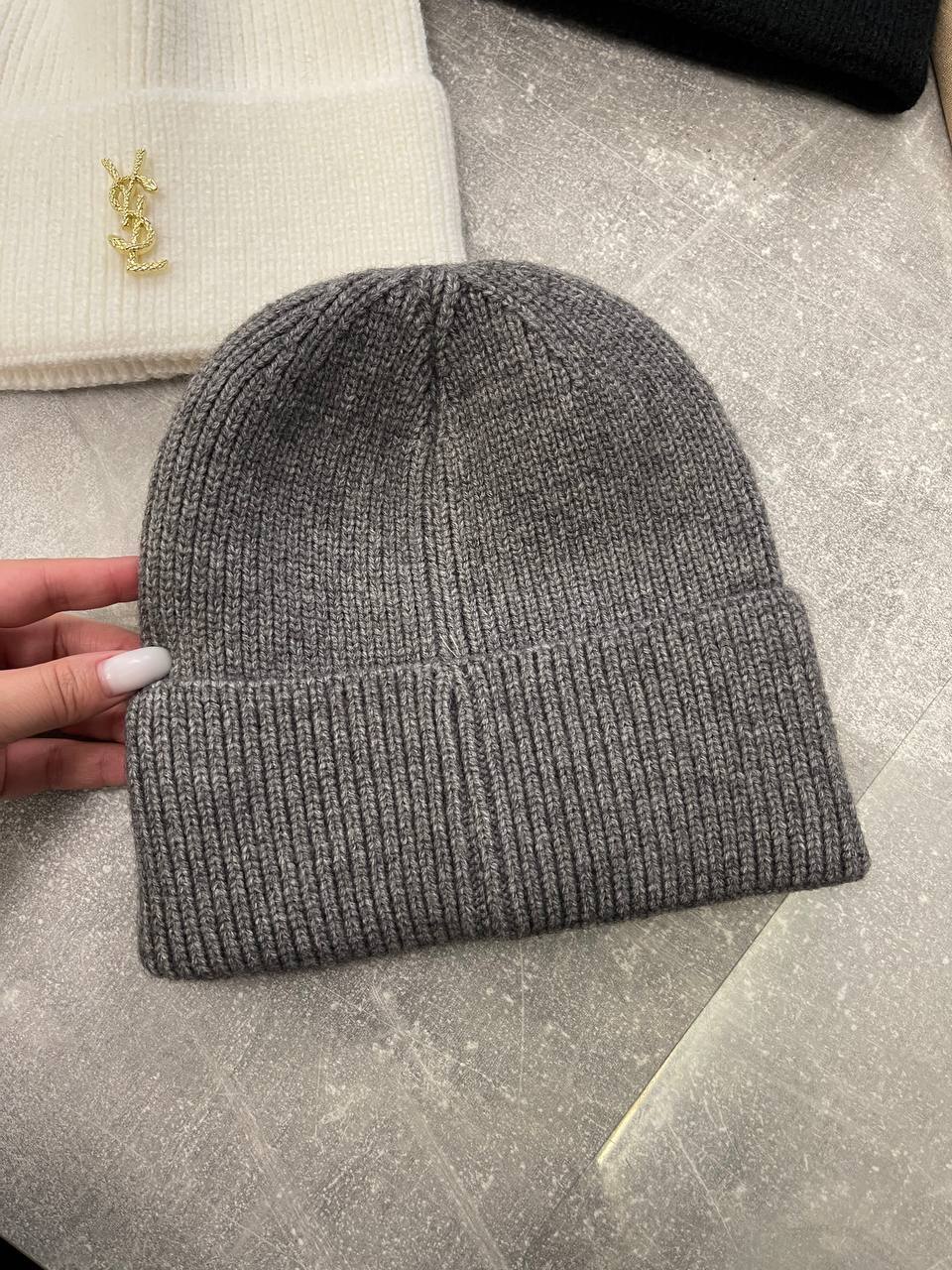 Коллекционная шапка Yves Saint Laurent BP-43152 Коллекционная шапка Yves Saint Laurent BP-43152