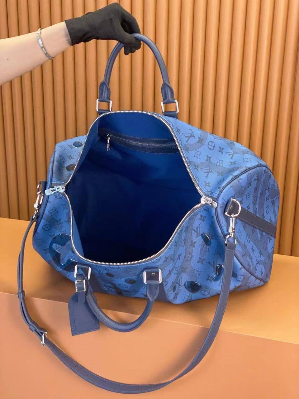 Louis Vuitton стильная дорожная сумка BP-38740 Louis Vuitton стильная дорожная сумка BP-38740