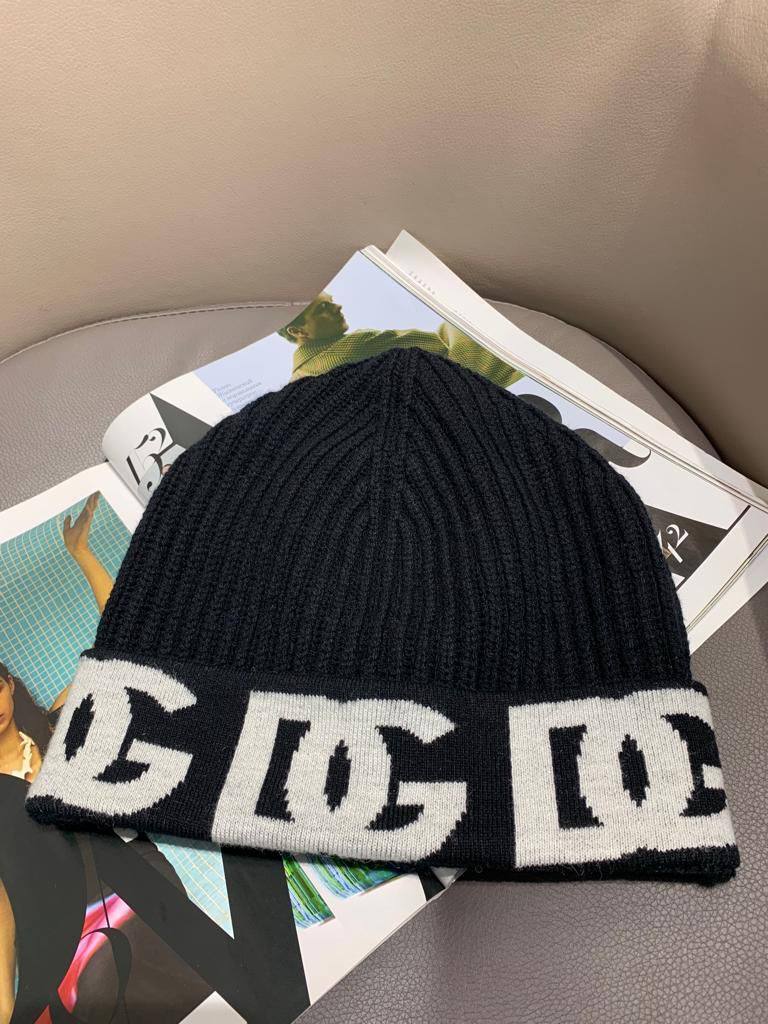 Шапка Dolce & Gabbana коллекционная BP-41430 Шапка Dolce & Gabbana коллекционная BP-41430