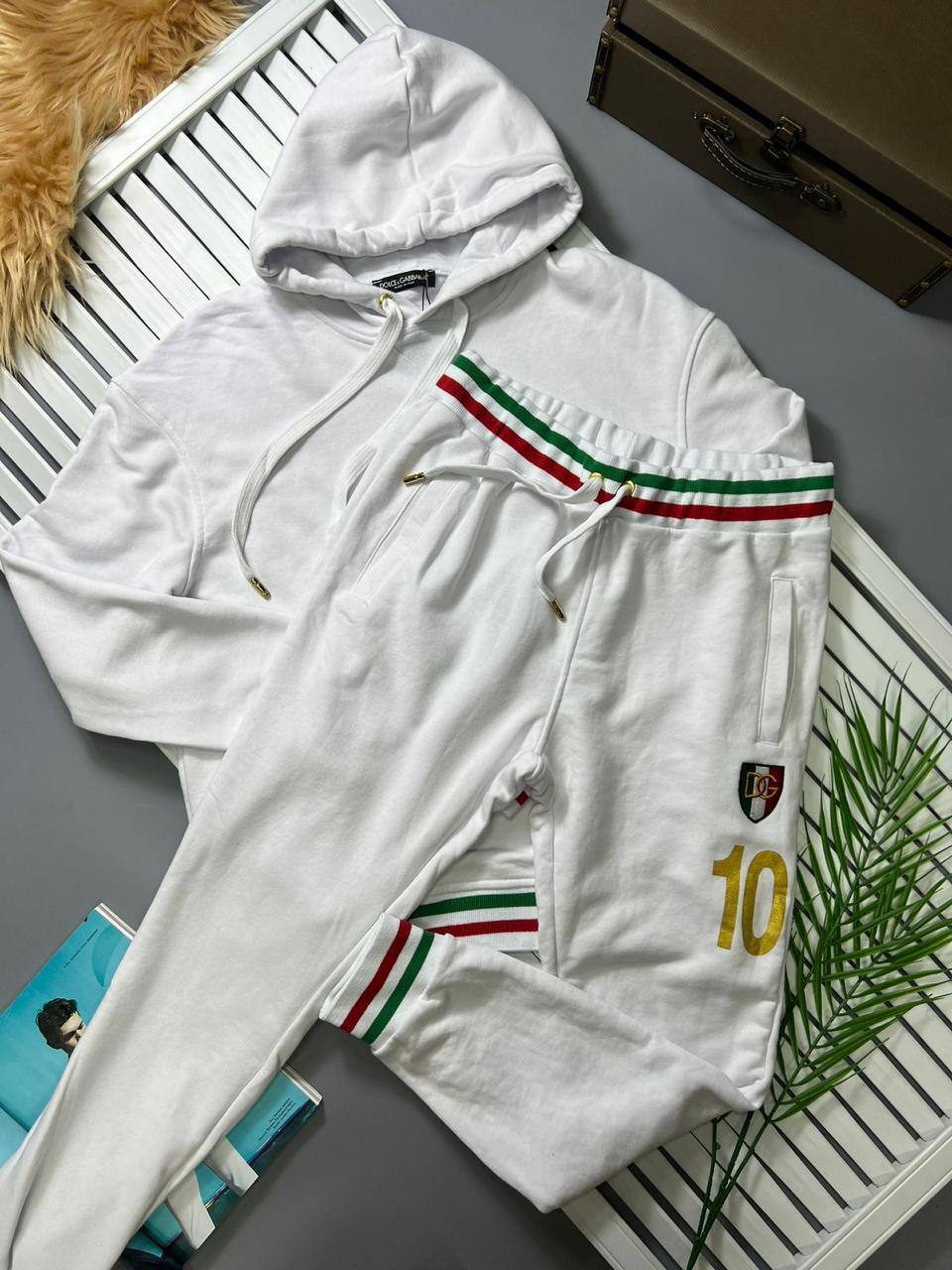 Белый спортивный костюм с резинкой Dolce & Gabbana BP-17406 Белый спортивный костюм с резинкой Dolce & Gabbana BP-17406