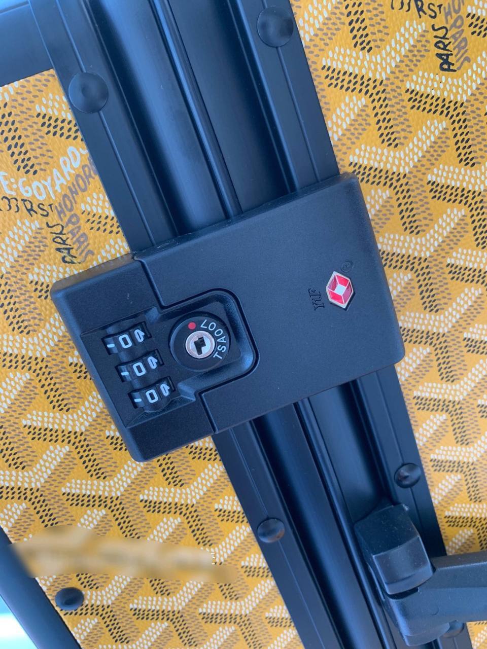 Чемодан Goyard ярко-желтый BP-37010 Чемодан Goyard ярко-желтый BP-37010