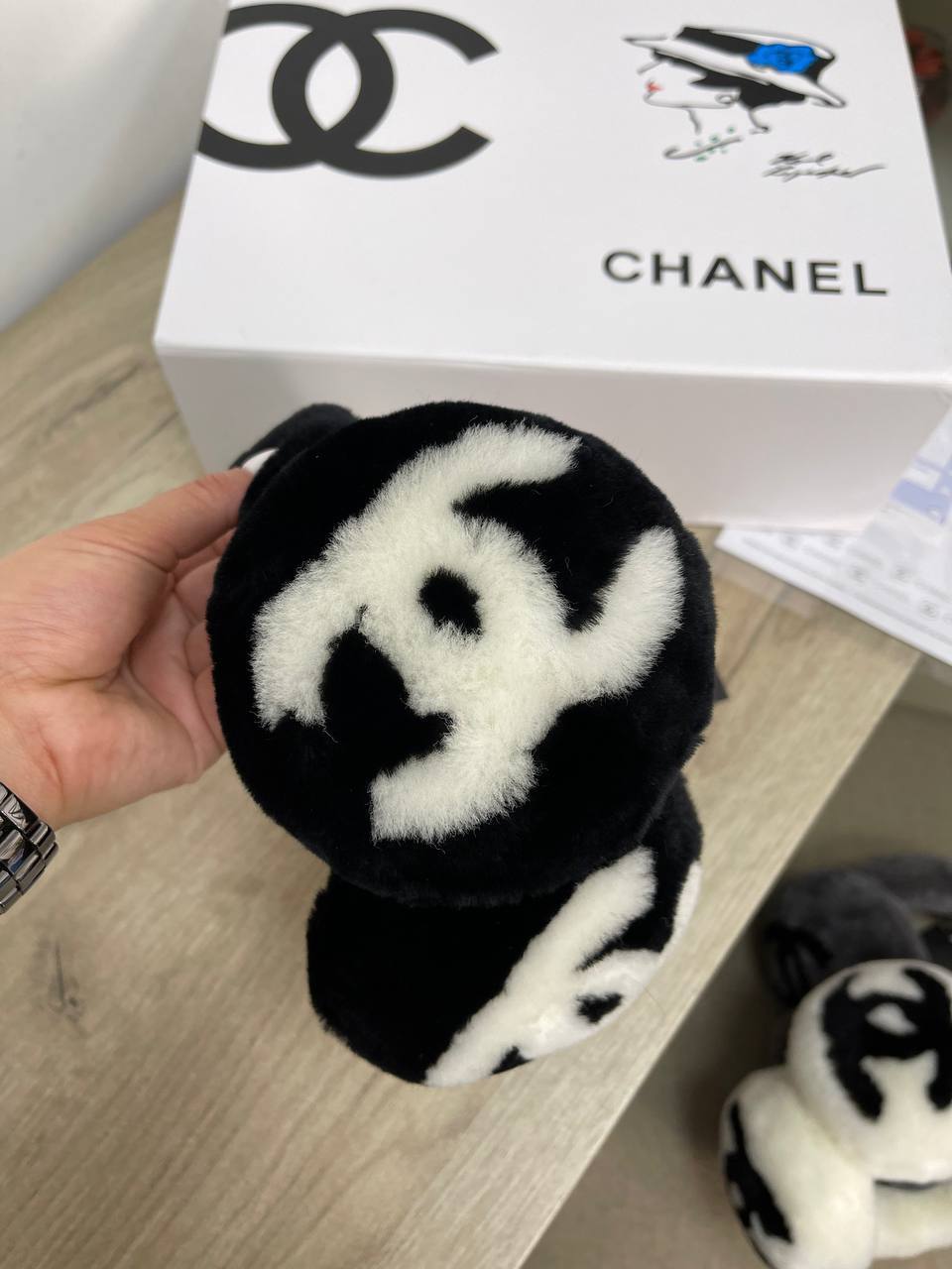 Коллекционные наушники меховые Chanel BP-43727 Коллекционные наушники меховые Chanel BP-43727