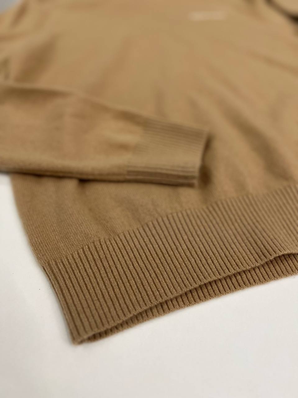 Повседневная водолазка Miu Miu BP-40658 Повседневная водолазка Miu Miu BP-40658