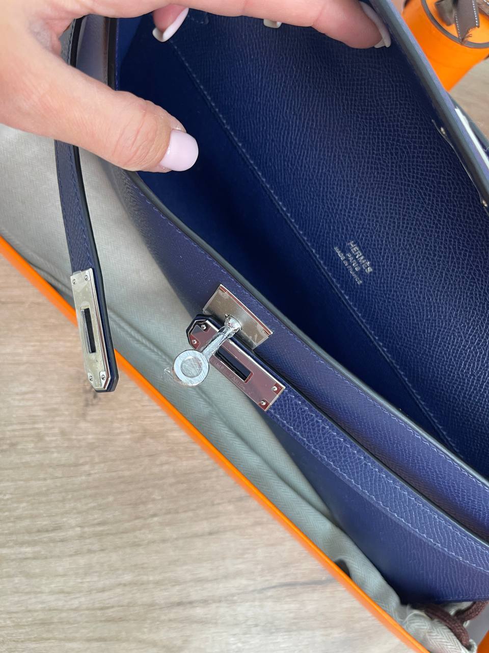 Коллекционный клатч KELLY CUT, Epsom женский Hermes BP-19157 Коллекционный клатч KELLY CUT, Epsom женский Hermes BP-19157