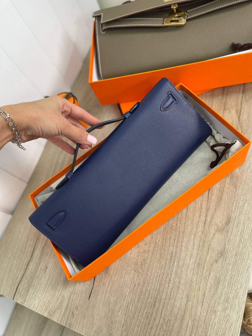 Коллекционный клатч KELLY CUT, Epsom женский Hermes BP-19157 Коллекционный клатч KELLY CUT, Epsom женский Hermes BP-19157