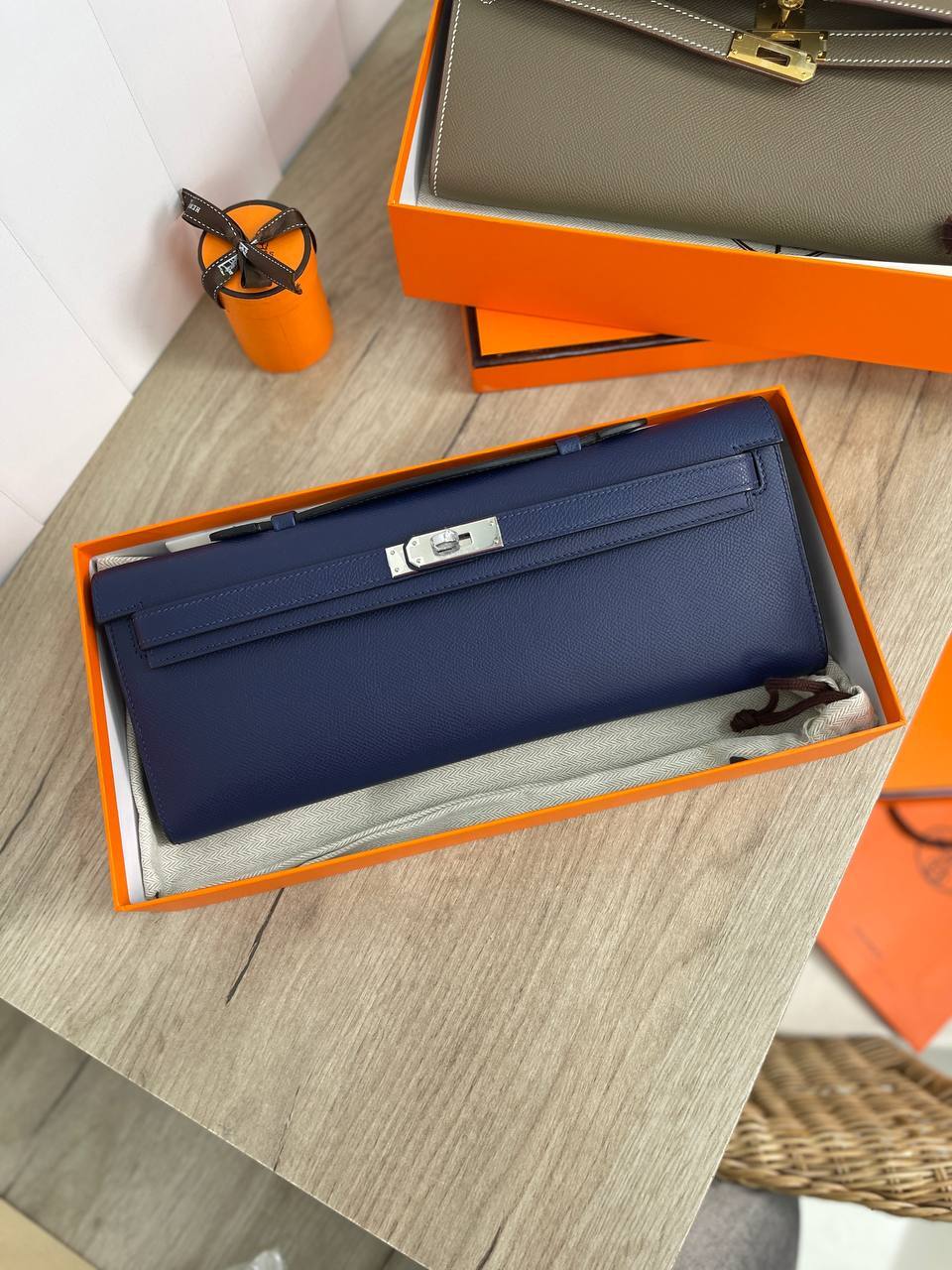 Коллекционный клатч KELLY CUT, Epsom женский Hermes BP-19157 Коллекционный клатч KELLY CUT, Epsom женский Hermes BP-19157