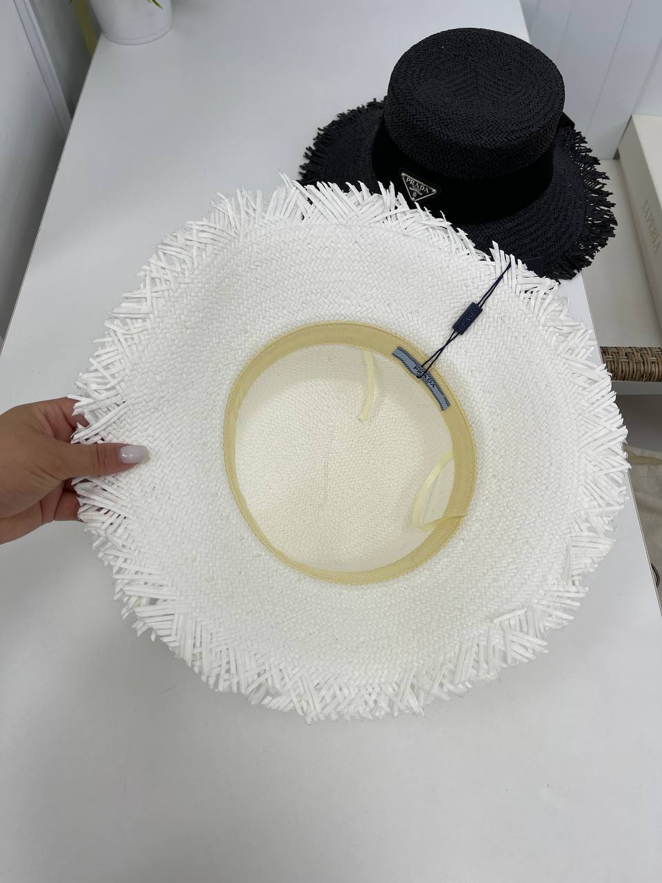 Дизайнерская шляпа Prada BP-34110 Дизайнерская шляпа Prada BP-34110
