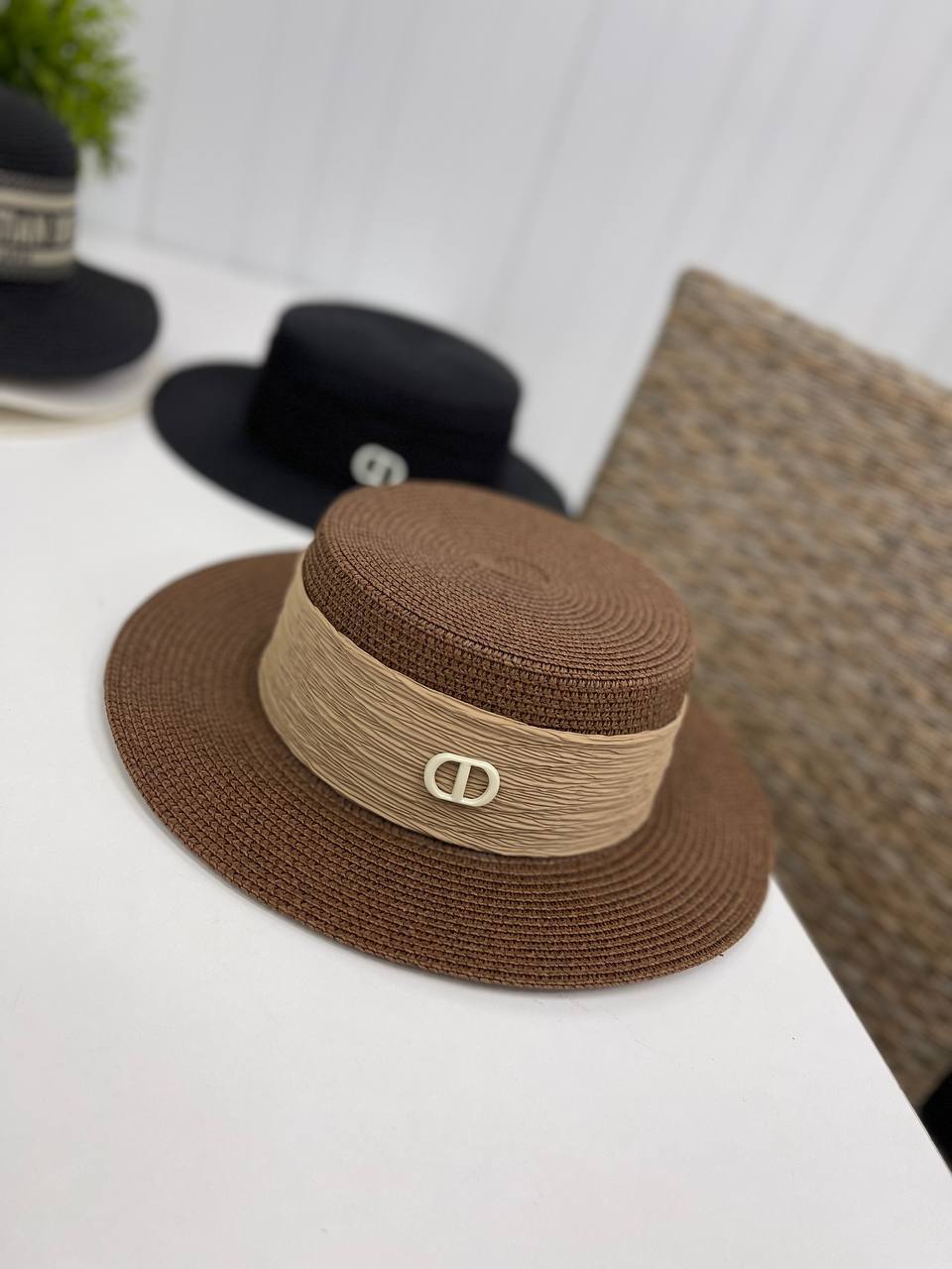 Шляпа эксклюзивная Christian Dior BP-30872 Шляпа эксклюзивная Christian Dior BP-30872