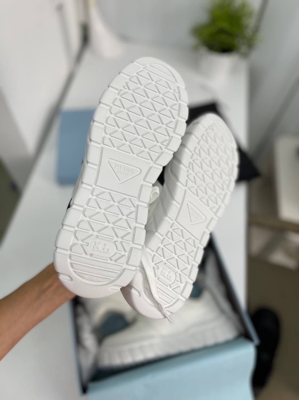 Женские кеды трендовые Prada BP-17956 Женские кеды трендовые Prada BP-17956