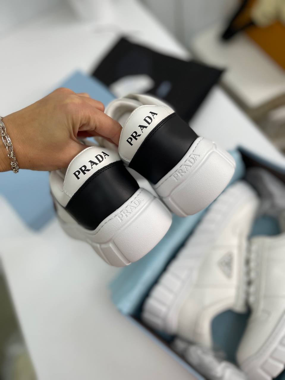 Женские кеды трендовые Prada BP-17956 Женские кеды трендовые Prada BP-17956