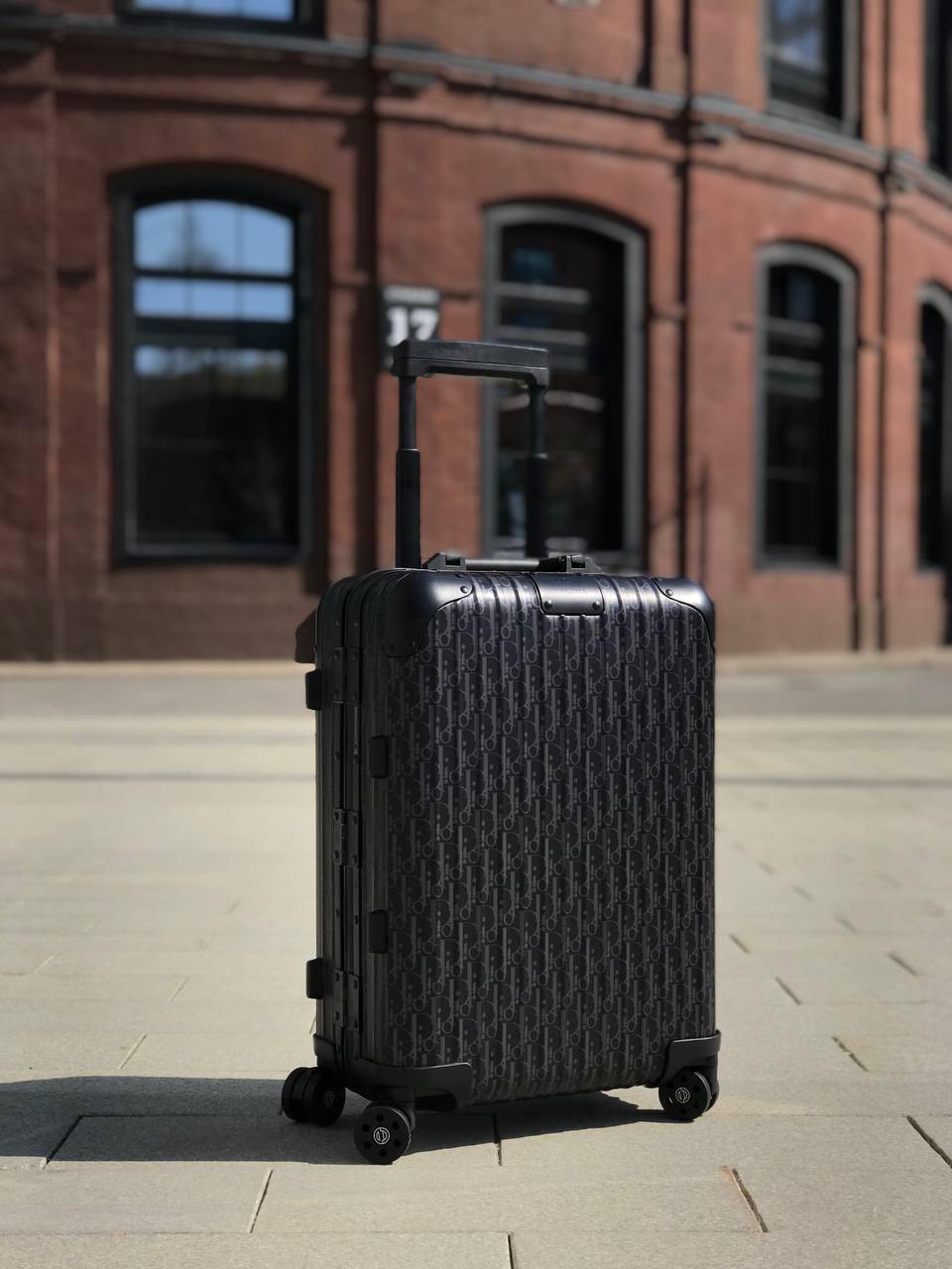 Чемодан Christian Dior 46/35/22 см BP-45304 Чемодан Christian Dior 46/35/22 см BP-45304