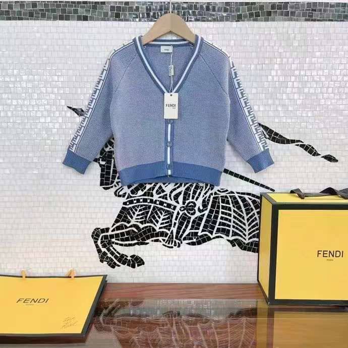 Кардиган стильный Fendi BP-21200 Кардиган стильный Fendi BP-21200