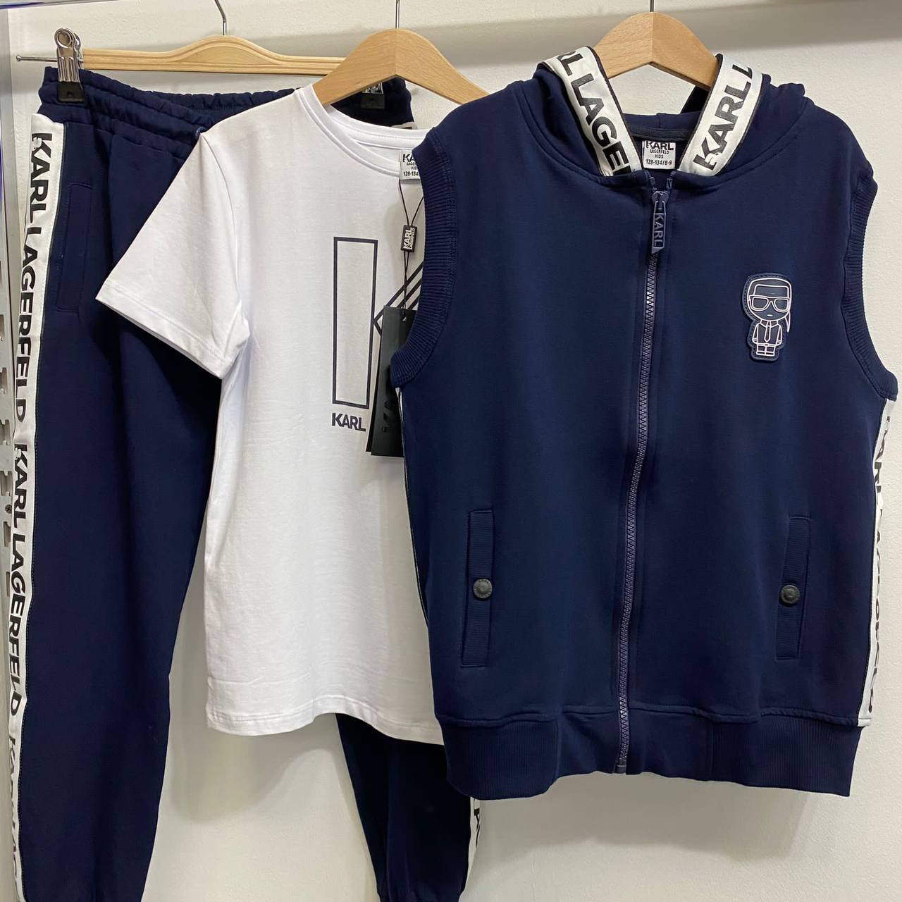 Карл Лагерфельд костюм 3-ка BP-35711 эксклюзивный Карл Лагерфельд костюм 3-ка BP-35711 эксклюзивный