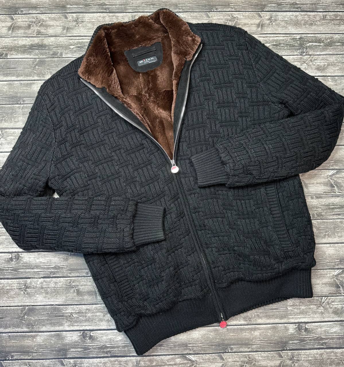 Kiton кардиган BP-27031 вязаный на меху Kiton кардиган BP-27031 вязаный на меху